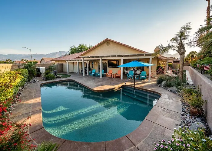 Coachella Chill: Luxury 4Br/4King Paradise Retreat